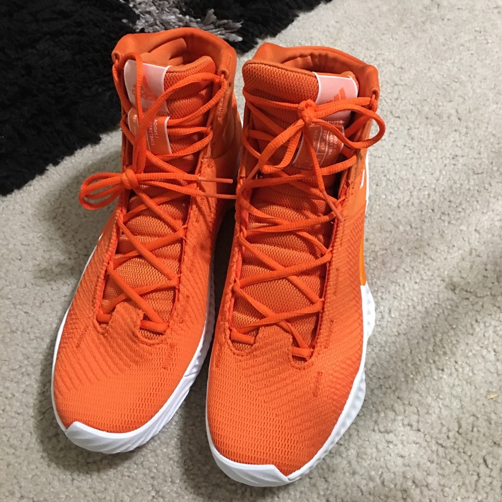 Men’s Adidas pro bounce 2018 basketball shoe